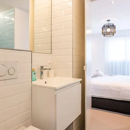 3-bedroom Sea View Terrace And Parking Apartment