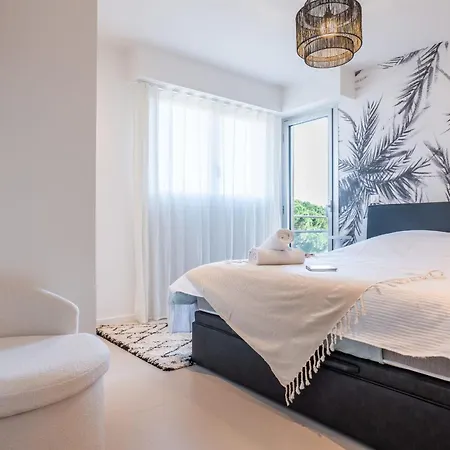 3-bedroom Sea View Terrace And Parking *